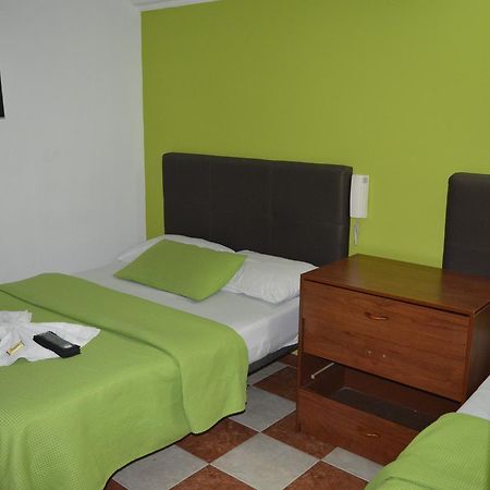 Hotel Las Palmas Fontibon Bogotá Exterior foto